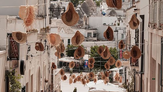 Von Bari/Fasano/Monopoli: Alberobello und Matera ganztägig