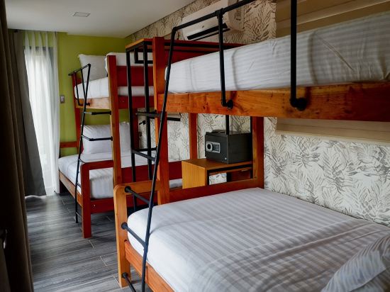 Costa Azalea Crusoe Cabins Room Type - Garden Barkada