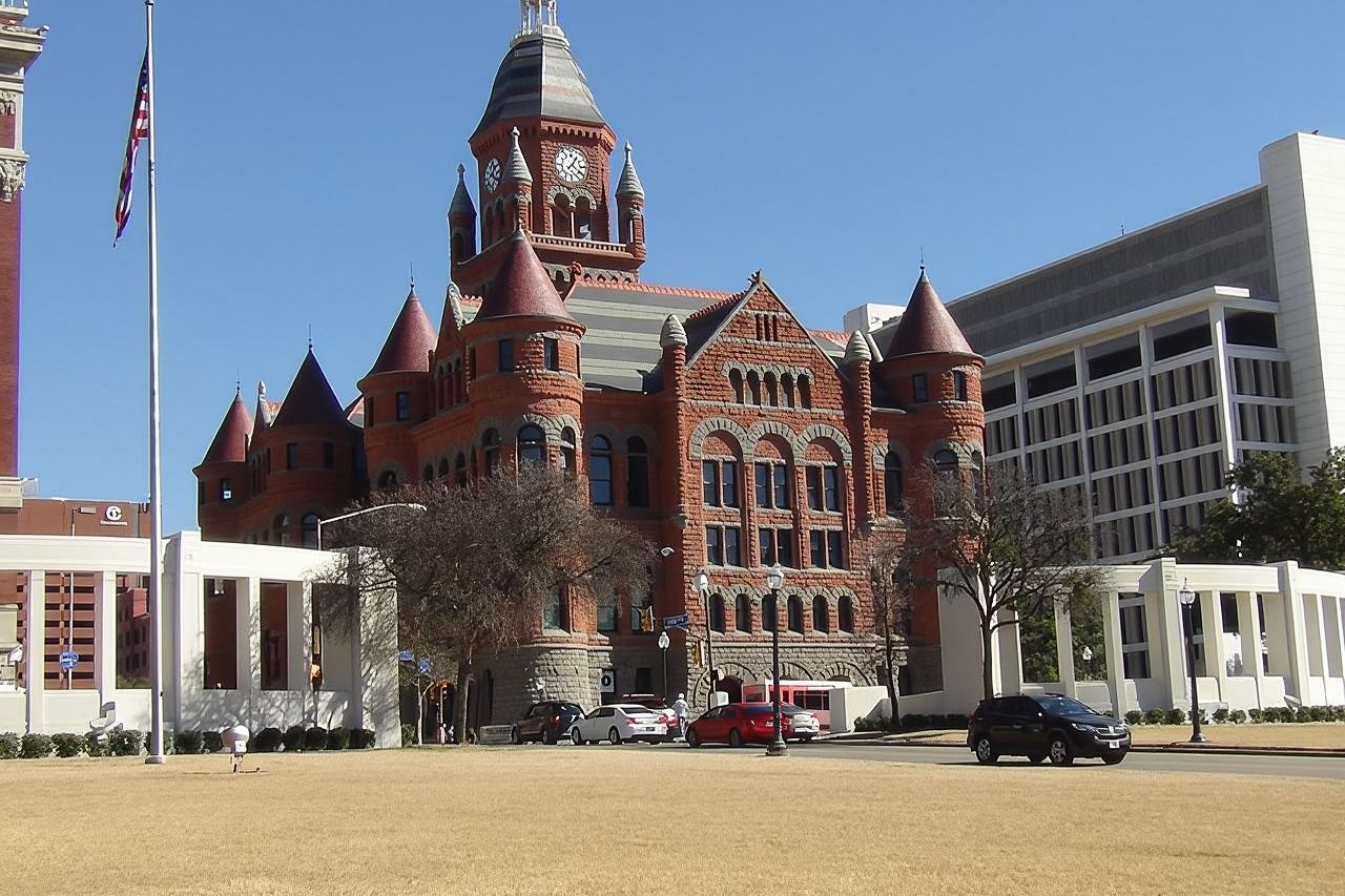 Recorrido de 75 minutos por los lugares destacados de la ciudad de Dallas