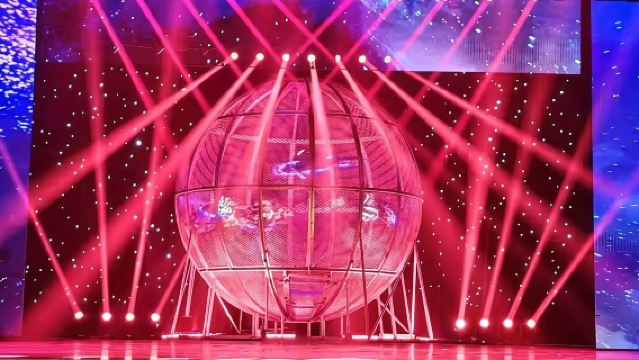 Biglietto per lo spettacolo acrobatico del Teatro Rosso di Pechino