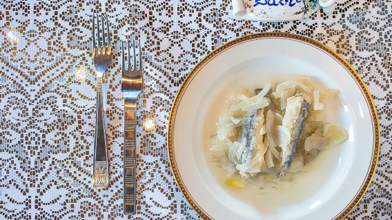 Market tour, cooking class and lunch or dinner at a Cesarina's home in Venice