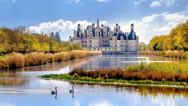 Loire Valley Castles Day Trip from Paris with Complementary Wine