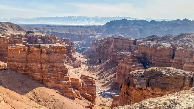ทัวร์กลุ่มเล็ก Kolsai, ทะเลสาบ Kaindy และ Charyn Canyon