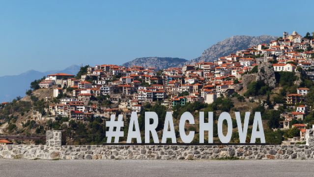 From Athens: Private Delphi and Thermopylae Guided Day Trip