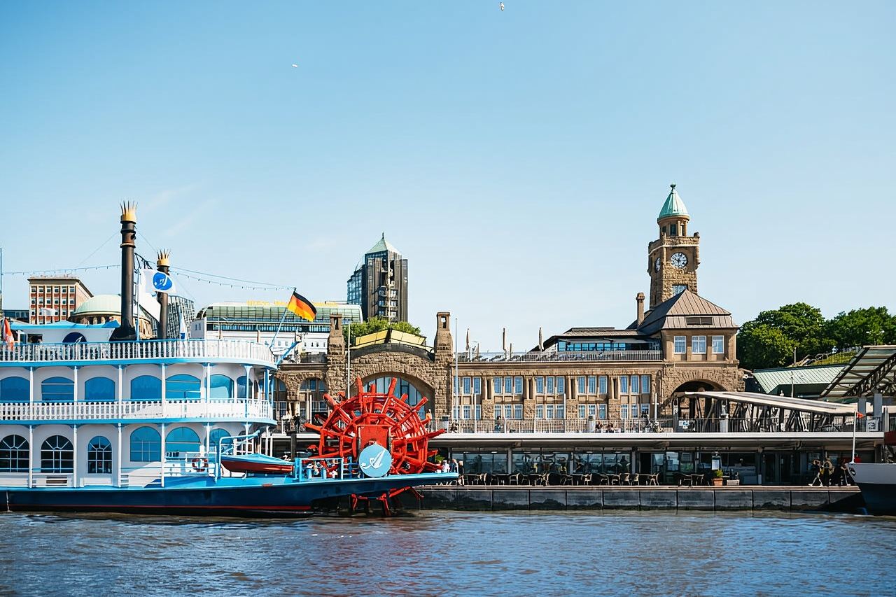 Hamburg: 1.5-Hour Harbor and Speicherstadt Day Cruise
