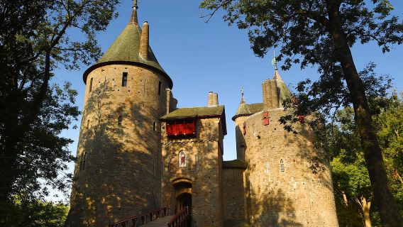 Ab Cardiff: Drei Burgen, walisische Berge & mehr Tagestour