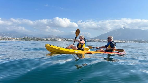 Marbella: Geführte Kajaktour in Puerto Banús