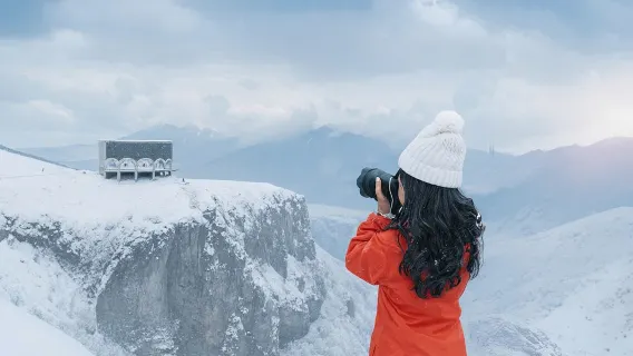 From Tbilisi to Gudauri ski resort, Zhinvali reservoir and Ananuri in 1 day group guided tour