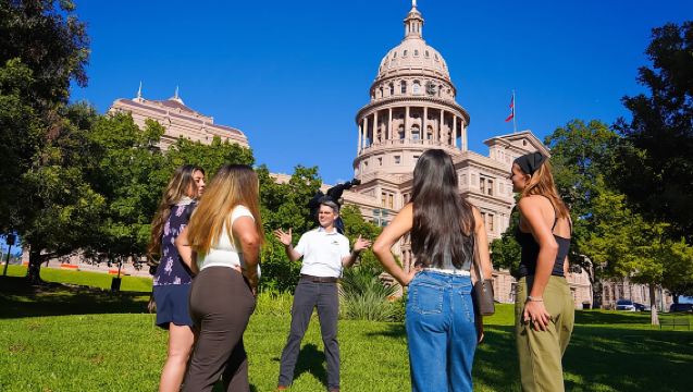 オースティン プレミアム ドライビング ツアー（テキサス州議会議事堂＆マウント・ボネル）