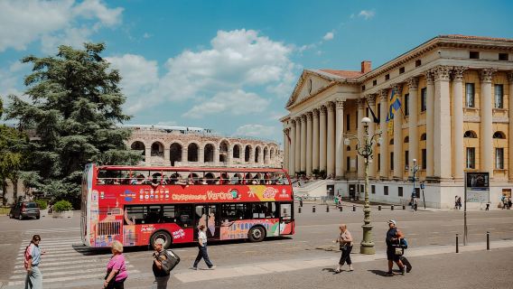 Βερόνα: Περιήγηση Hop-on Hop-off με εισιτήριο 24 ή 48 ωρών