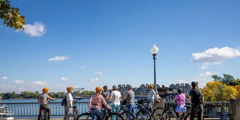單車/電動單車導賞團:市中心、蒙特利爾老城、海濱(Fitz 主辦)