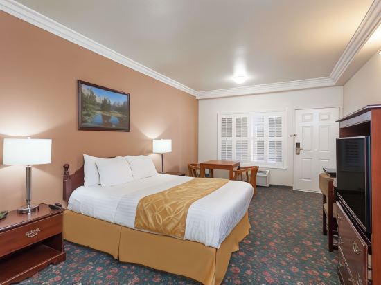Days Inn & Suites by Wyndham South Gate - Tap to explore photos