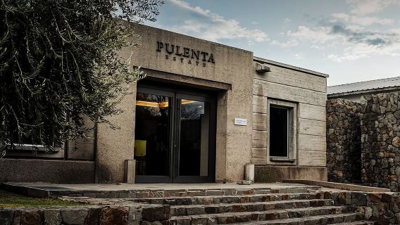 Tour Privado: Degustación Pulenta Estate y Almuerzo en Ruda