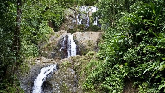 น้ำตกอาร์ไกล์พร้อมฟาร์มผจญภัย