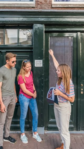 From Amsterdam: 2-hour walking tour to learn about Anne Frank 