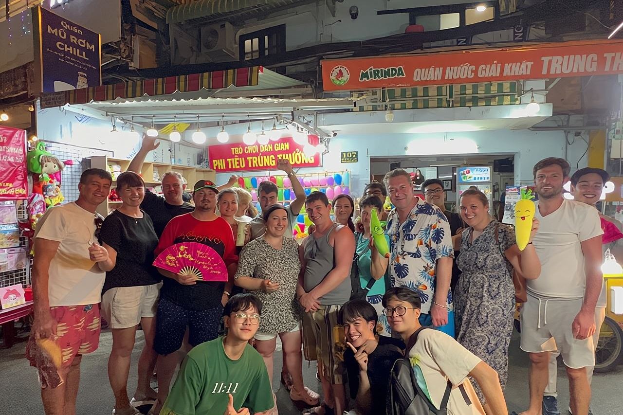 Ho Chi Minh City Sightseeing & Street Food Tasting Experience