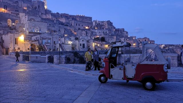 Tur kera Matera - Tur berpemandu di kera calessino