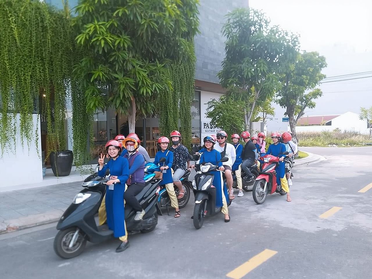 Da Nang Food Tour Motorbike & Sightseeing by Ao Dai Lady Riders