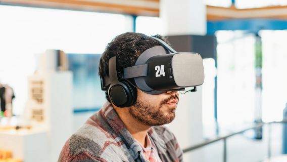 Berlin: TV Tower Entrance and VR Experience Tickets