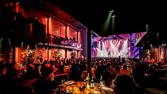 アムステルダム:3コースシェアメニュー付きVEGASディナーショー