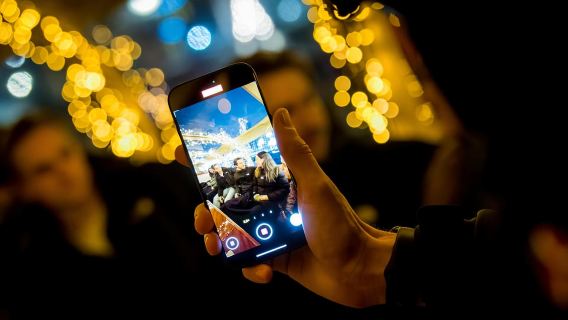 Amsterdam: Light Festival boat tour with Unlimited Drinks!