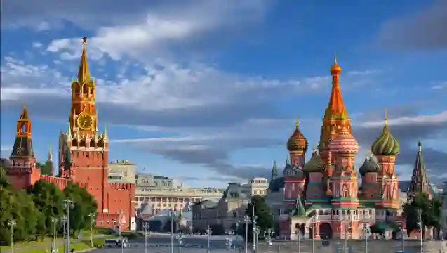 Россия|Москва и Санкт-Петербург: пешеходная экскурсия с местным гидом|двуязычный китайско-русский