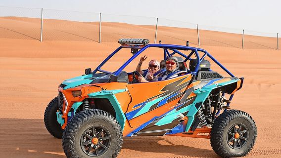 นั่งรถบักกี้ชมเนินทรายแดงดูไบ (1 ชั่วโมง) + ถ่ายรูปกับอูฐและเหยี่ยว