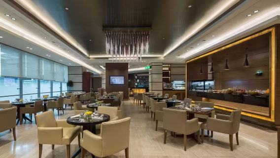 ดูไบ เวิลด์ เซ็นเตอร์ -- บริการห้องรับรอง Marhaba ที่อาคารผู้โดยสาร C1 สนามบินนานาชาติ Al Maktoum [บริการพักผ่อน 2 ชั่วโมง & Wi-Fi & จุดชาร์จไฟ & อาหาร]