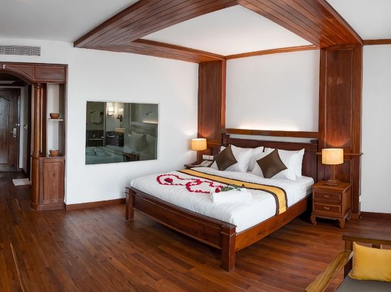 The Palm Hotel Room Type - Palm Suite Sea View