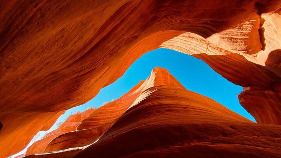 Kembara Berpandu melalui Ngarai Slot Peek-a-Boo (Kumpulan Kecil)