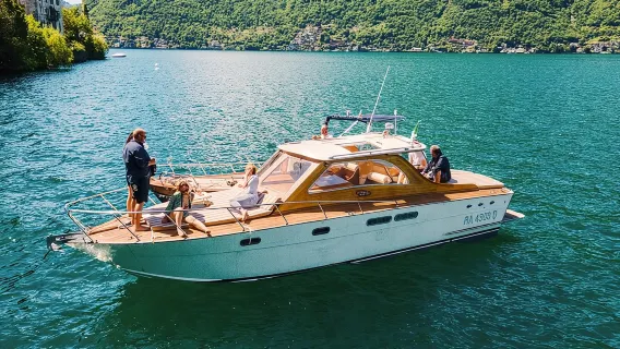 Tour privato Open Bar Classica barca in legno Lago di Como 2H 4H