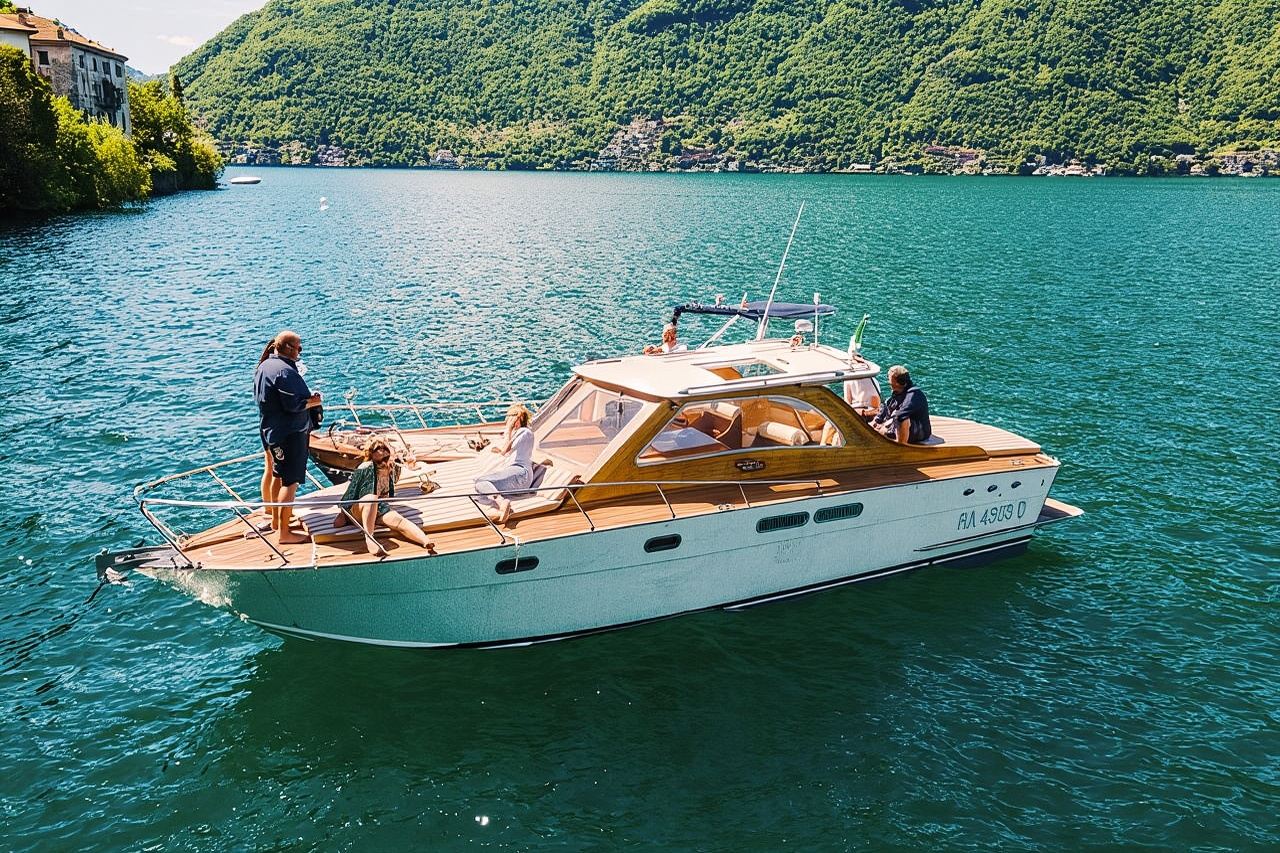 Private Tour Open Bar Classic Wooden Boat Lake Como 2H 4H