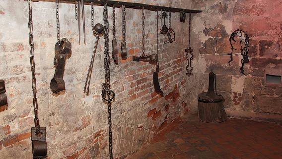 Guided Tour in English to The Medieval Dungeons in Nuremberg