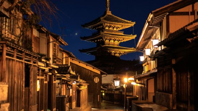 아라시야마+후시미 이나리 신사+야사카 신사+하나미코지도리+폰토쵸+산넨자카 야경 투어