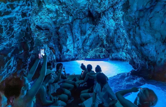 斯普利特/特羅吉爾：比舍沃島藍洞、維斯島及赫瓦爾快艇日遊