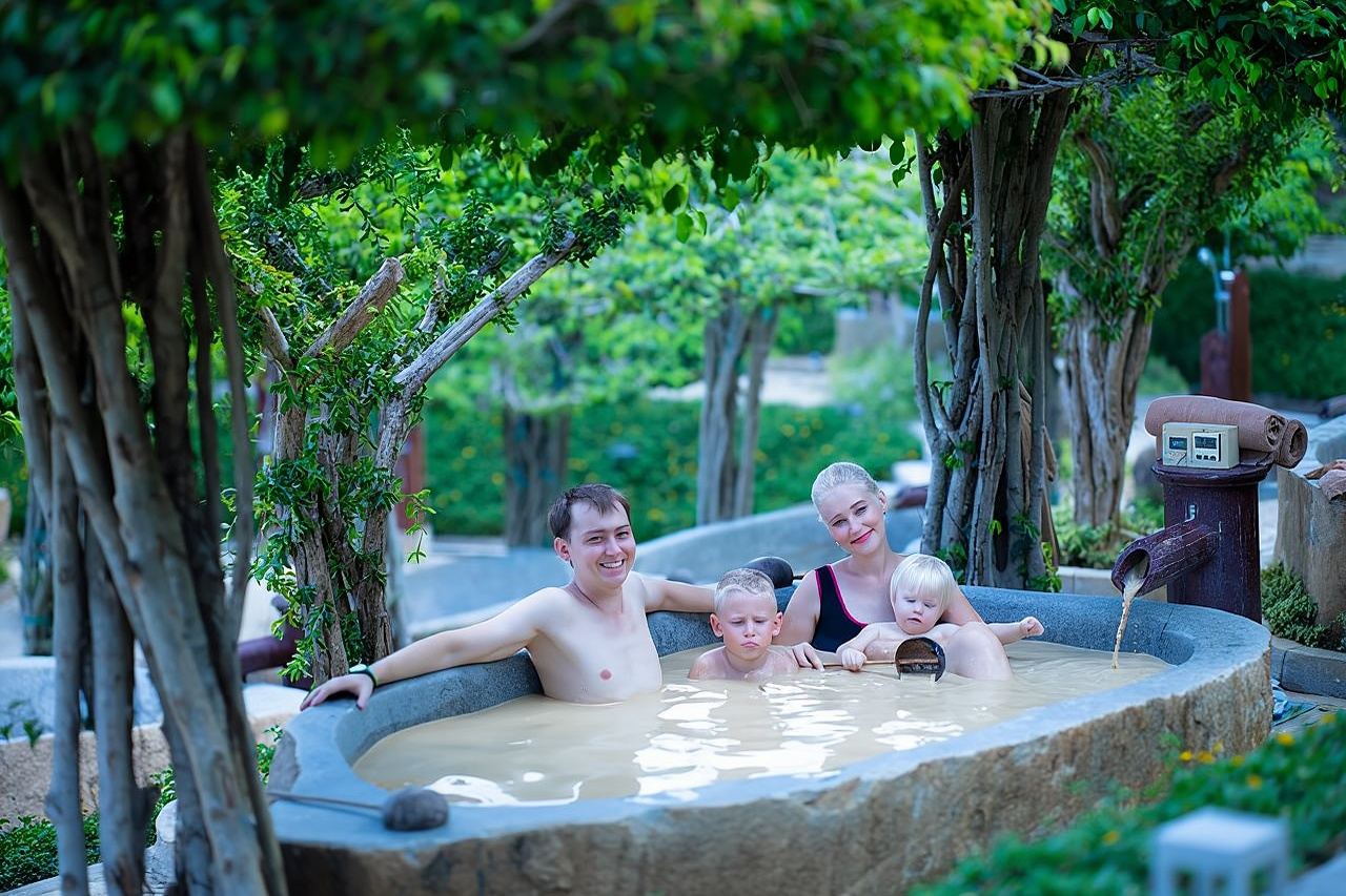 Nha Trang hopping tour Snorkeling BBQ lunch Hon Tam Hot Springs