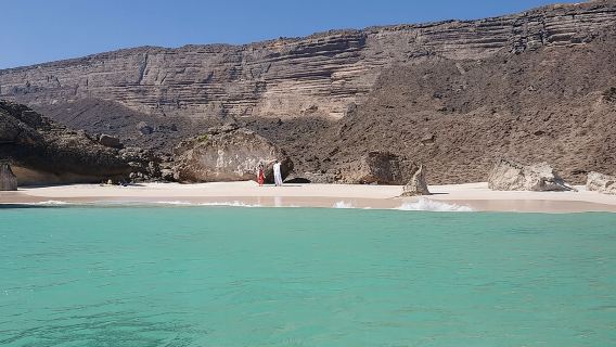 Private Guided Tour to West Beaches of Salalah