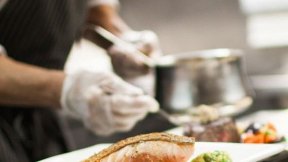 kapal pesiar makan siang Spirit of Melbourne selama 2 jam di Sungai Yarra