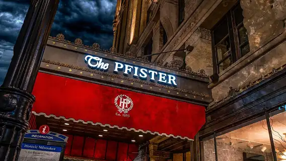 Milwaukee Morbid Mirrorlight Ghost Tours