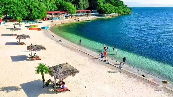Lawatan sehari sewaan peribadi ke Tasik Fuxian: Gua Ikan Mingxing, Pantai Merah dan Tanah Lembap Fuhaiwan termasuk berkayak dan tiket masuk