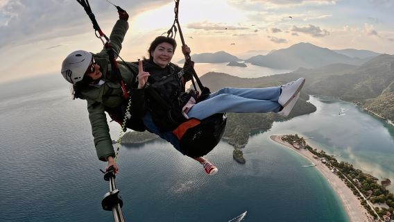 Fethiye: Female Pilot, Babadağ, Ölüdeniz Paragliding, Transfer Included