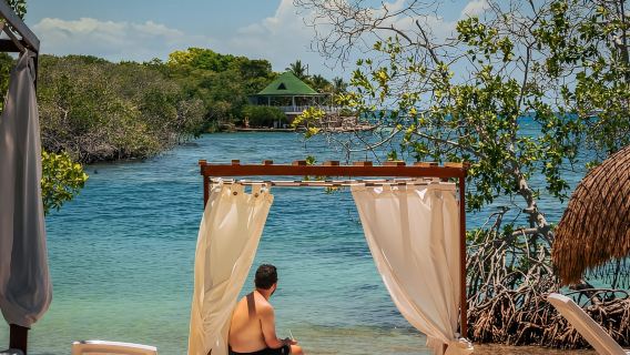 Cartagena: Rosario Islands Day Tour with Snorkel & Lunch