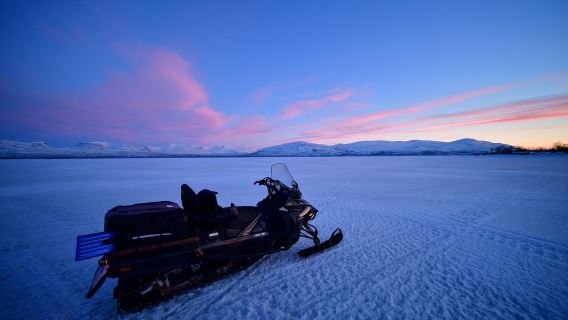 Abisko: Snowmobile Sightseeing Tour