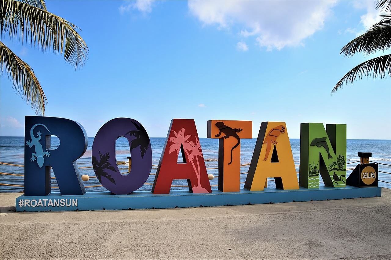 Roatan-Ausflug: Faultiere und Affen treffen sich /Schokolade & Rum C.