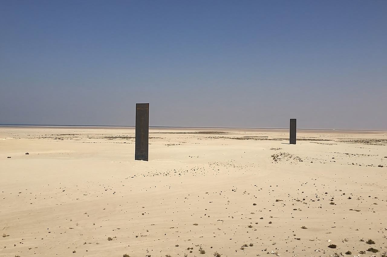 Timur-Barat/Barat-Timur - Oleh Richard Serra