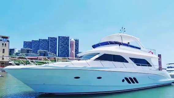 Noleggio yacht a Shenzhen: noleggio di uno yacht di lusso a tre piani da 65 piedi dello Shenzhen Bay Yacht Club (da 1 a 10 passeggeri) [bevande + piatto di frutta + esperienza di guida] per compleanni, proposte di matrimonio, ecc.