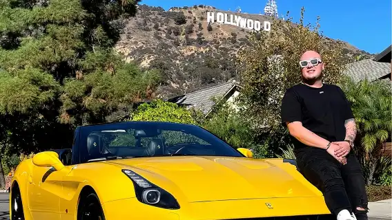 30 min Luxury Driving Tour: Explore Hollywood in a Ferrari