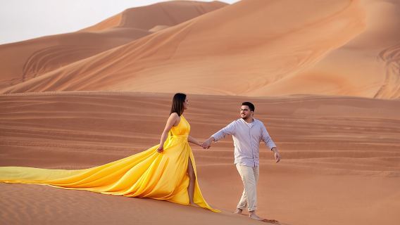 Private Wüstensafari in den roten Dünen von Dubai, Kamelritt & BBQ-Abendessen