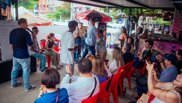 City tour Medellin + Comuna 13 + Graffititour Paisa for a day