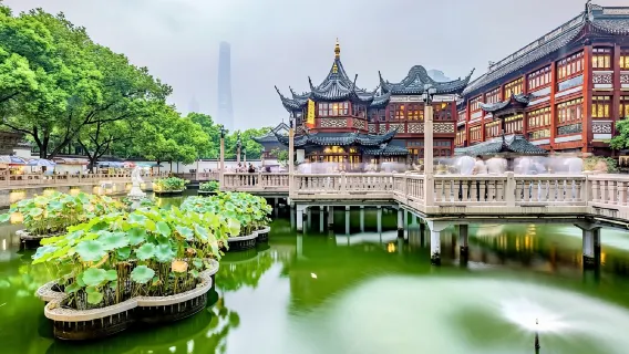 Taman Yu Shanghai + Kuil Dewa Kota Kuil Tao + Kawasan Wisata Kuil Dewa Kota + kapal pesiar Sungai Huangpu